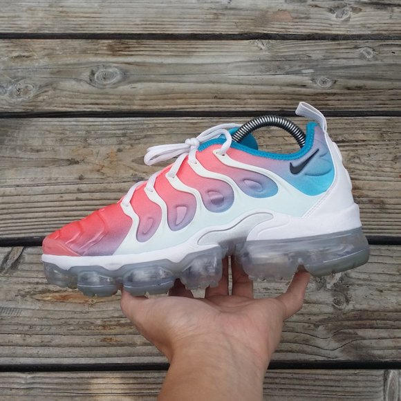 vapormax plus lava glow